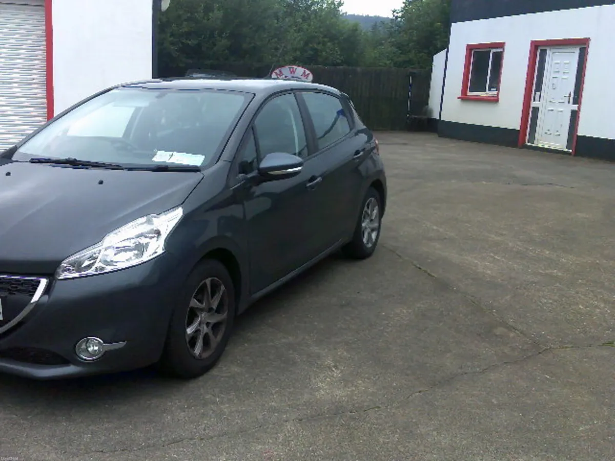 Peugeot 208 2015--AUTOMATIC - Image 3