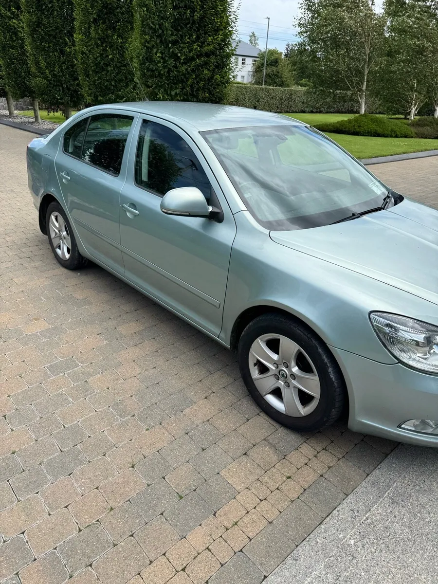 Skoda Octavia Elegance 1.6D 2010 - Image 6