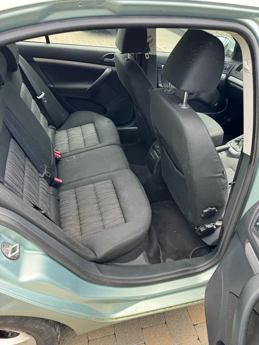 Skoda Octavia Elegance 1.6D 2010 - Image 4