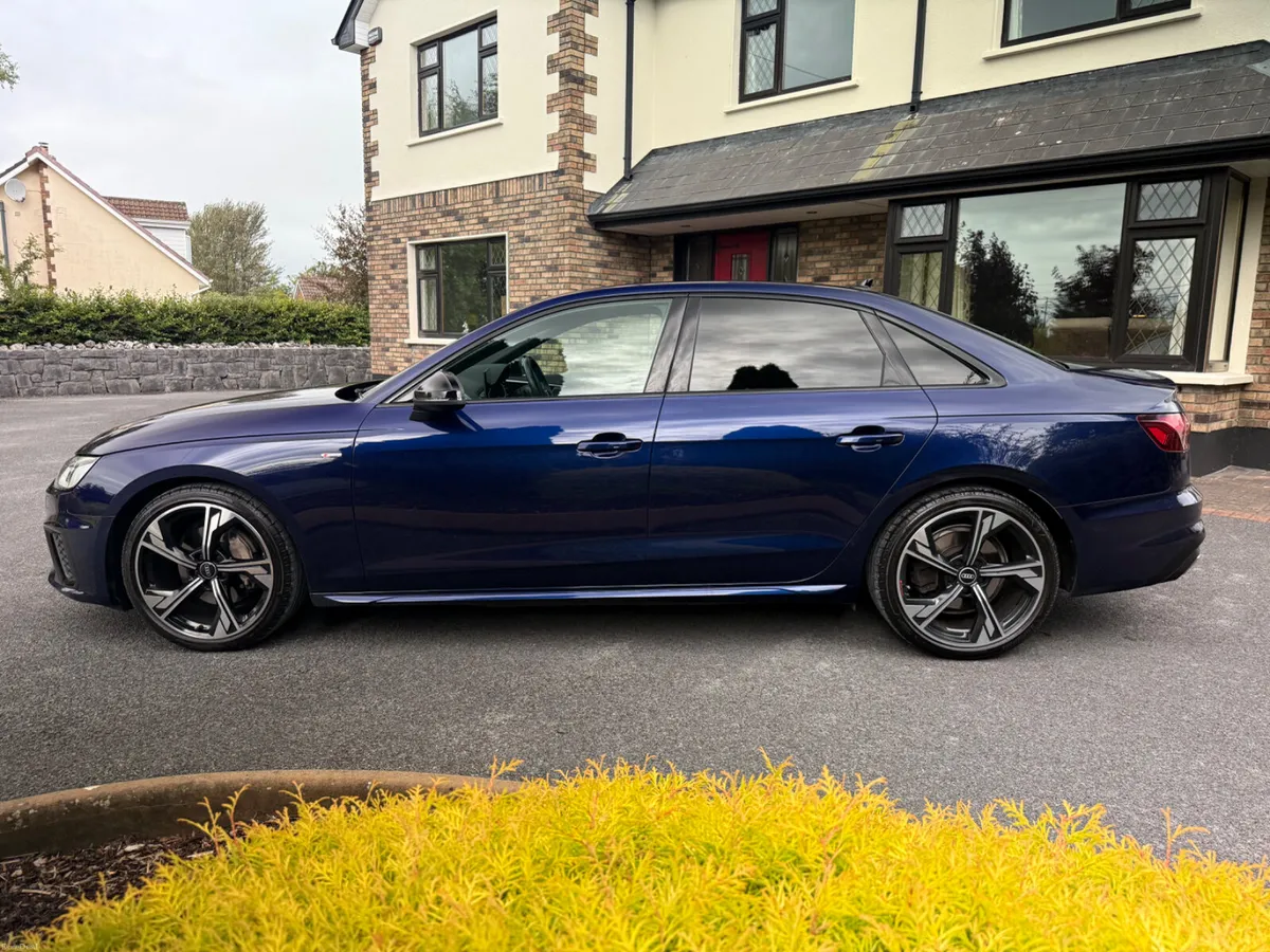 Quattro 211 Audi A4 S-Line Black Edition! - Image 4