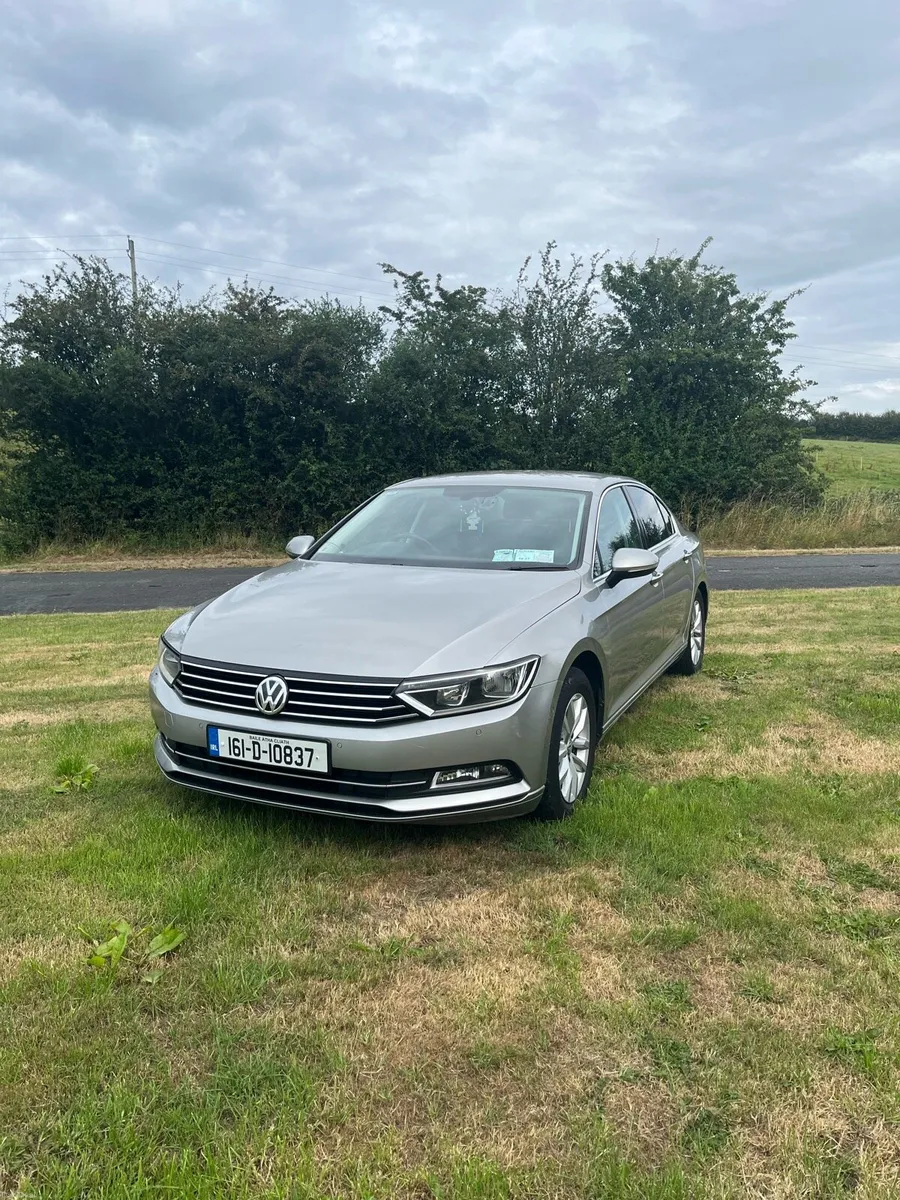 B8 Volkswagen Passat - Image 1