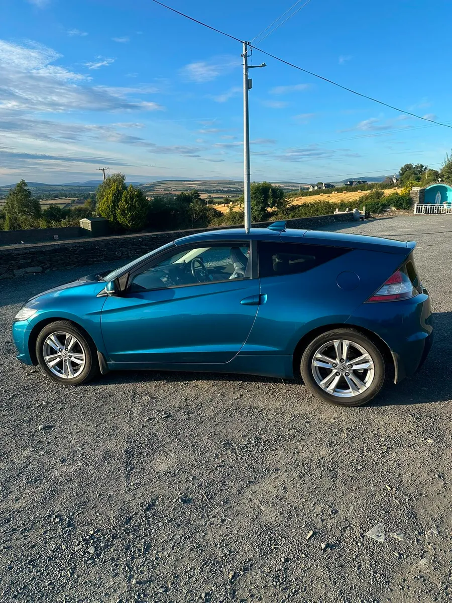 CR-Z - Image 1