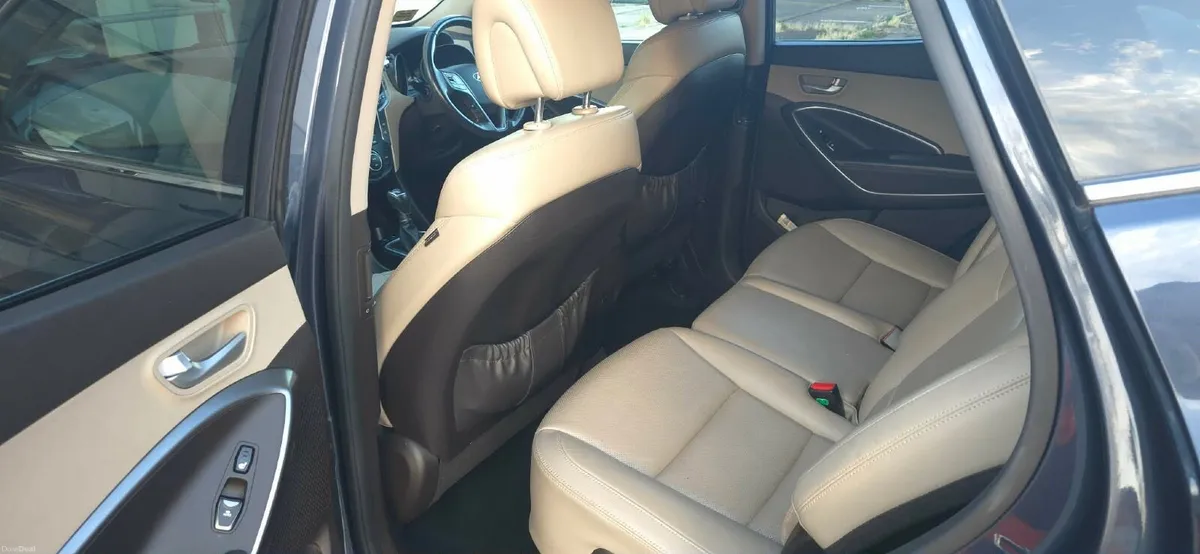 Hyundai Santa Fe 2017 - Image 5