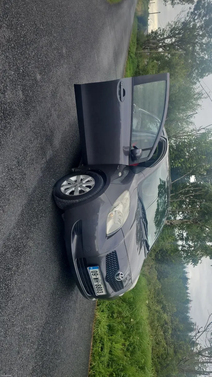Toyota Yaris 2009 - Image 1