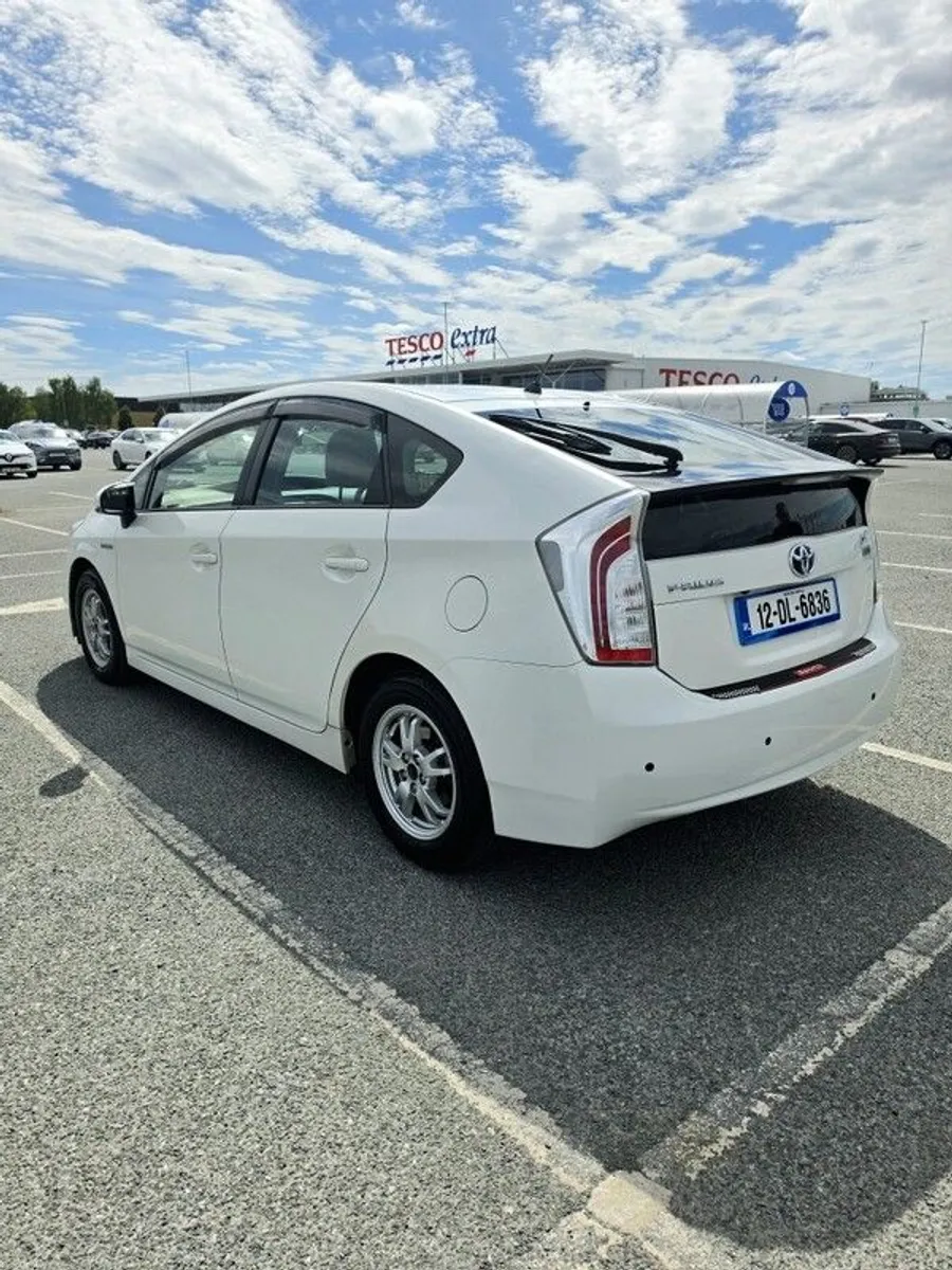 2012 Toyota Prius - Image 2
