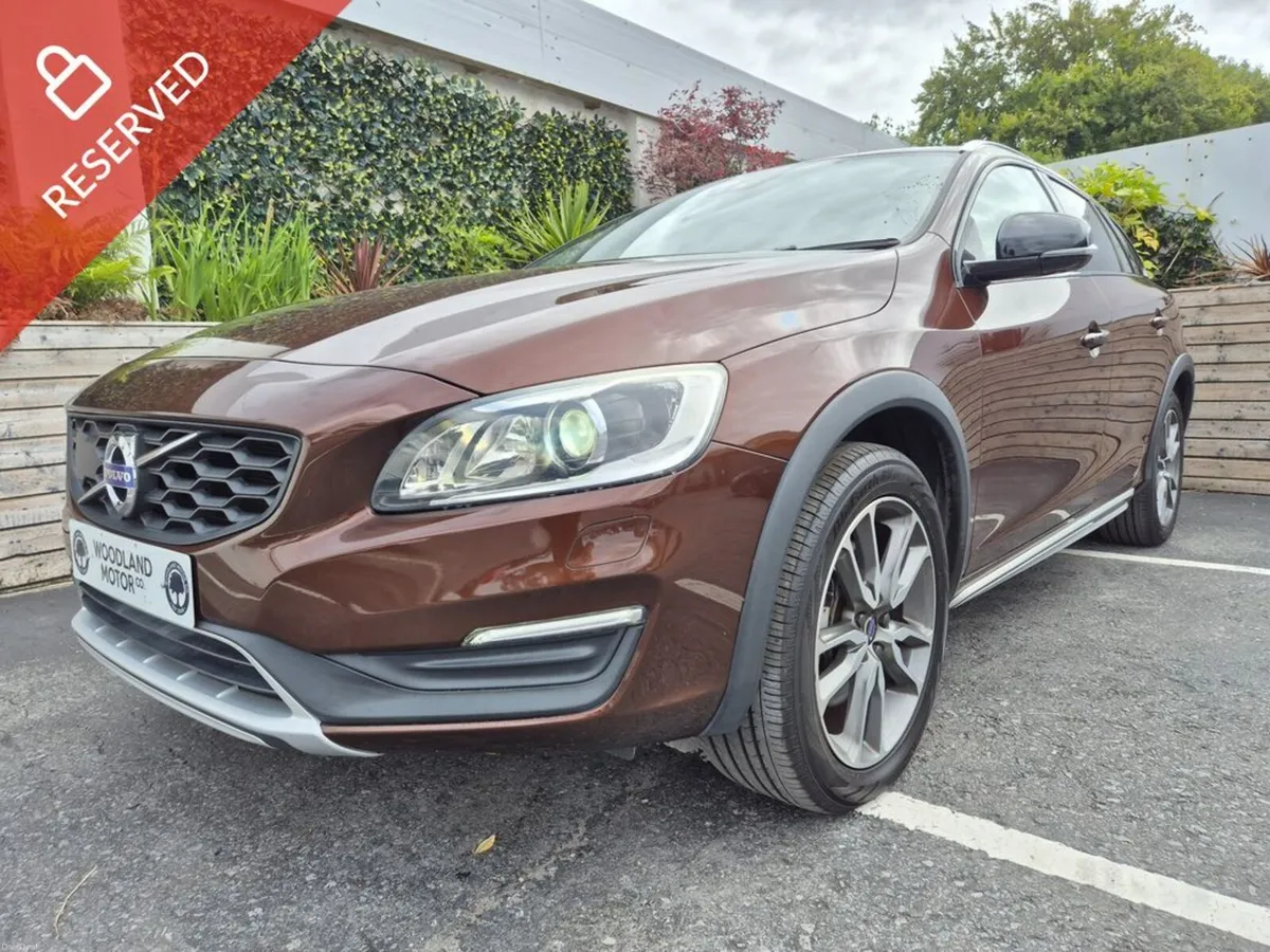 Volvo V60 2.0 D4 / SE CROSS COUNTRY / HIGH SPEC / - Image 1