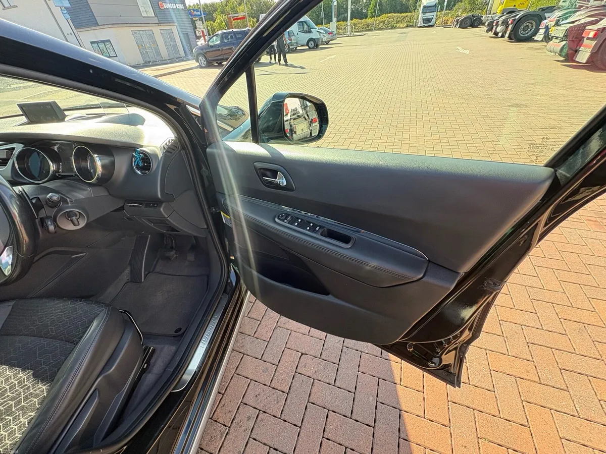 Peugeot 3008 4Hybrid 2015 - Image 5