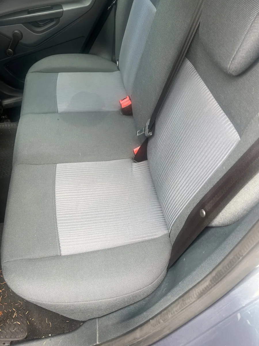Ford Fiesta 2011 - Image 6