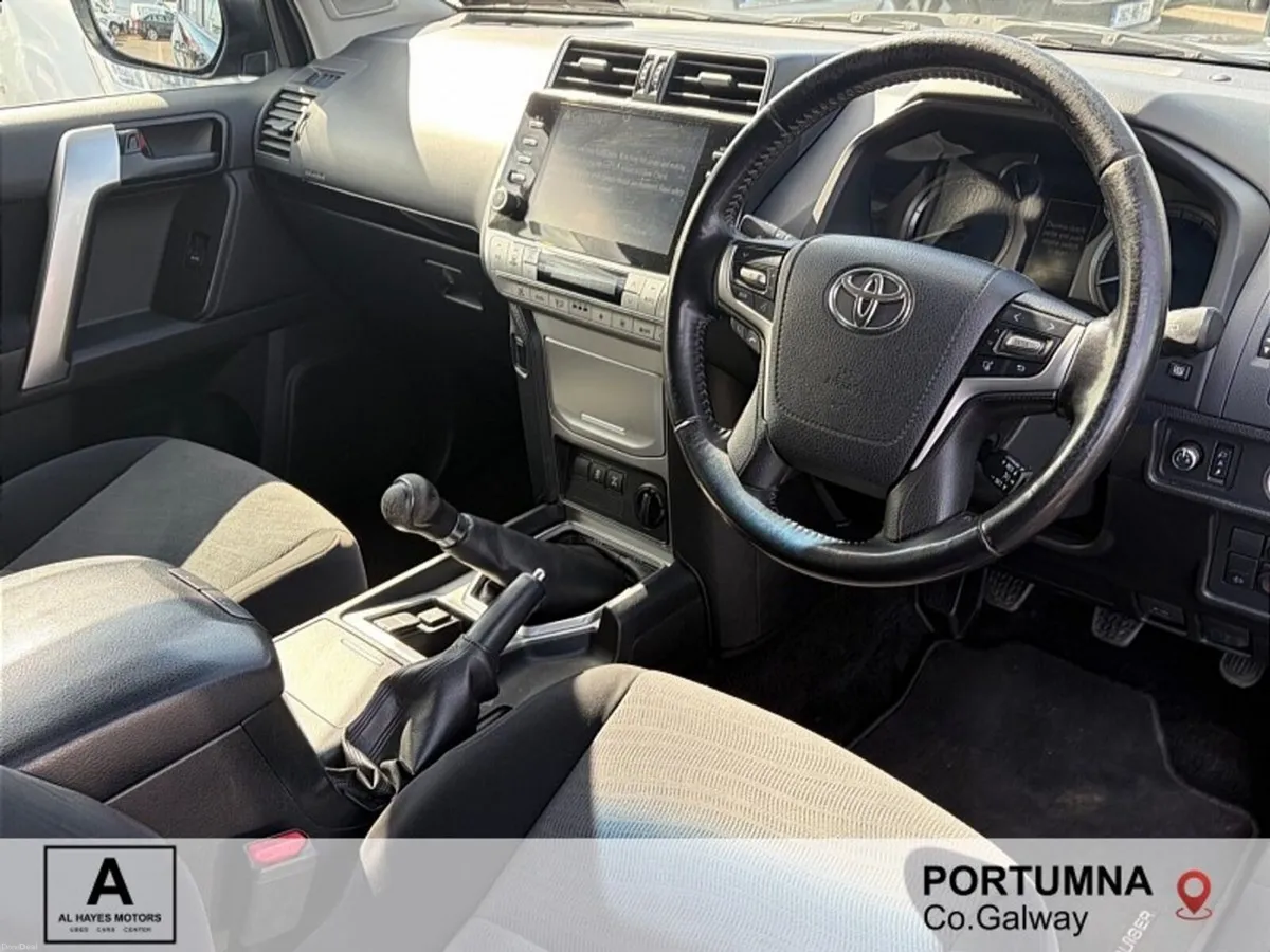 Toyota Land Cruiser LWB COMMERCIAL 2.8DSL MANUAL * - Image 2