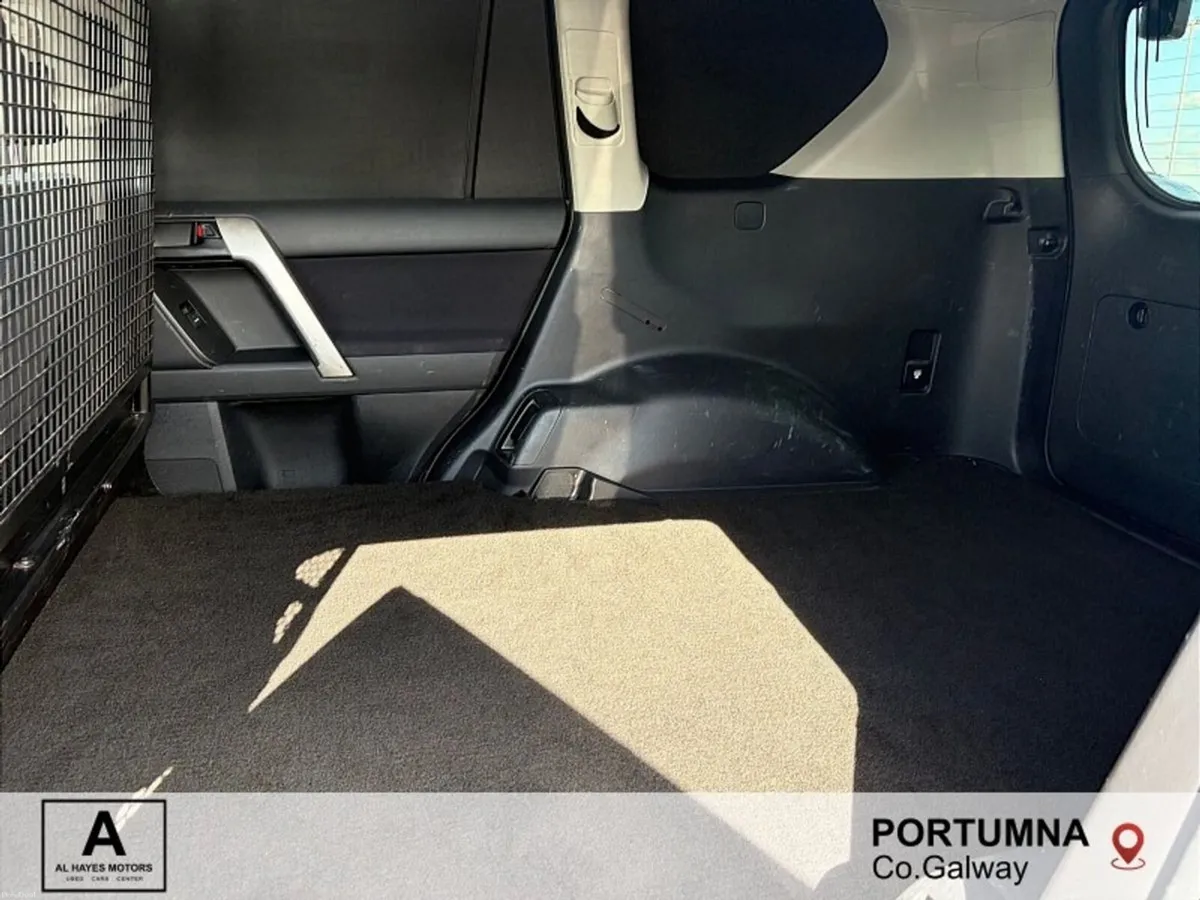 Toyota Land Cruiser LWB COMMERCIAL 2.8DSL MANUAL * - Image 6