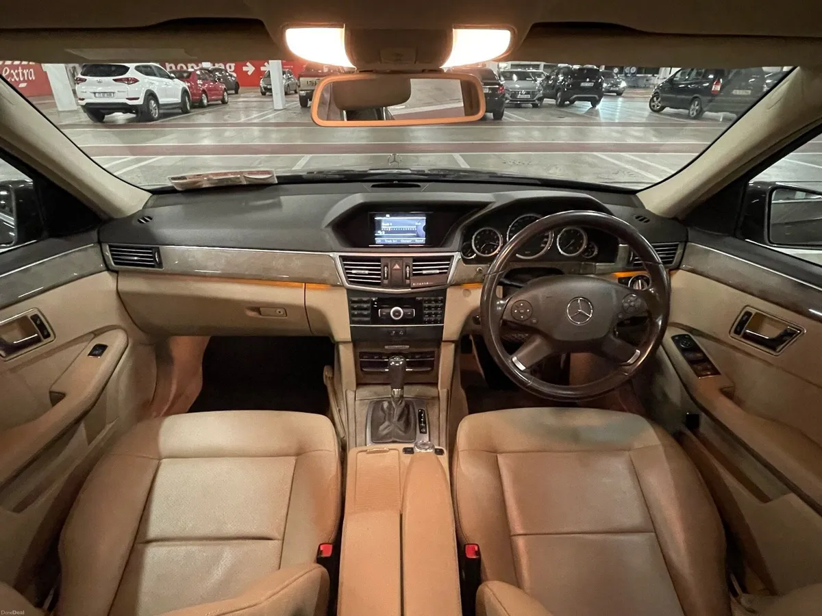 Mercedes Benz E Class 2011 - Image 6