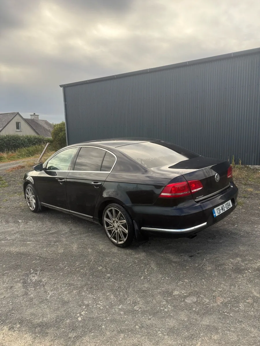 Volkswagen Passat - Image 5