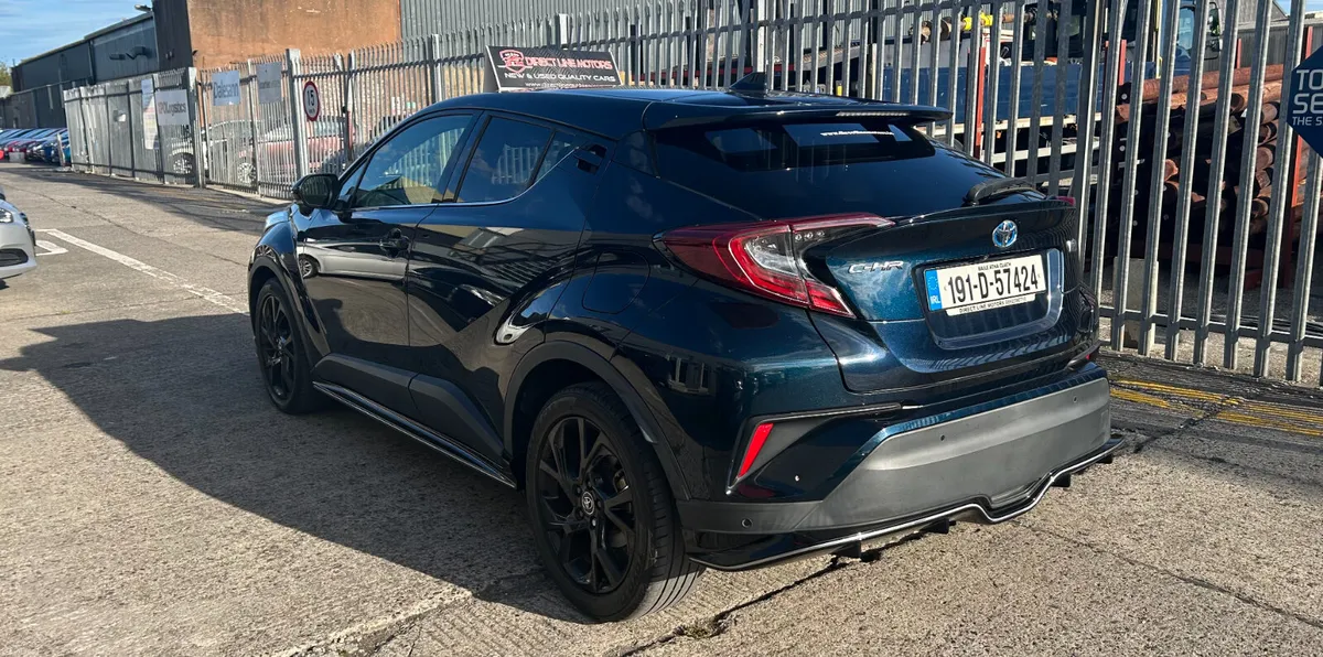 2019 Toyota C-HR  | G Package - Image 6