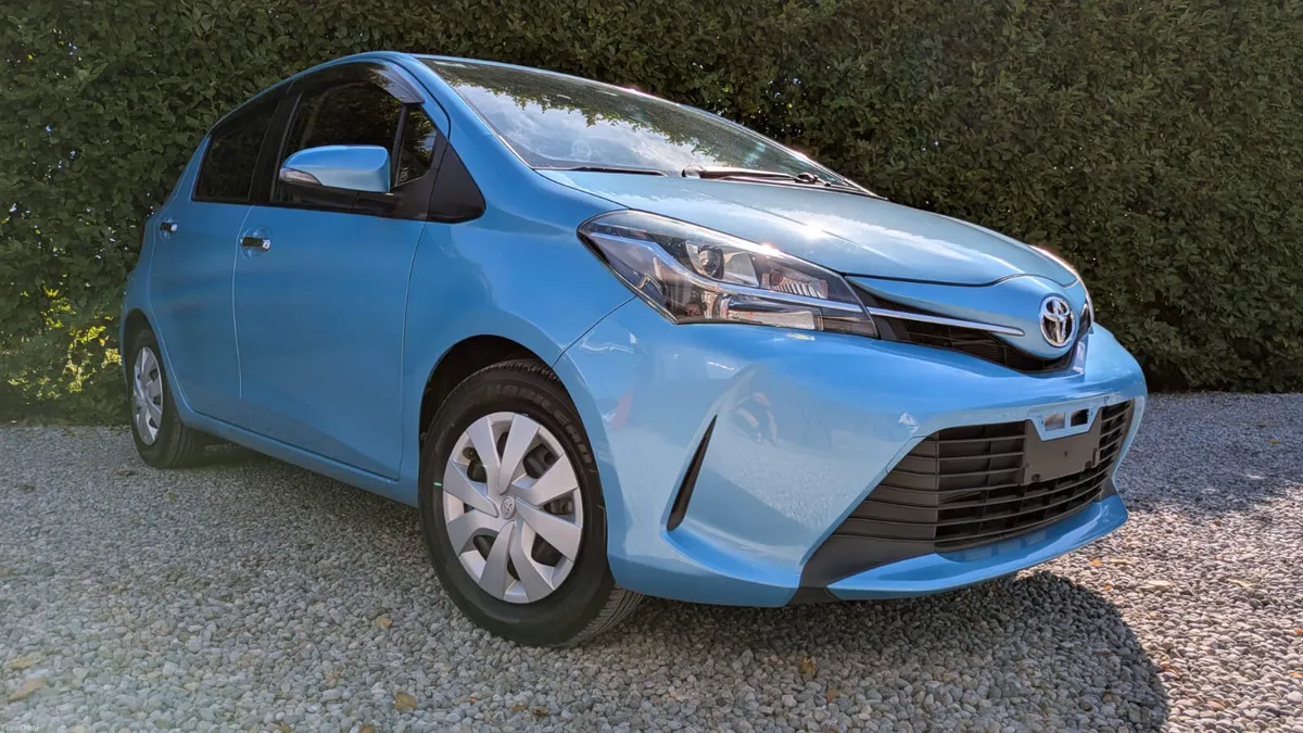 LOW MILEAGE TOYOTA YARIS 1.3 PETROL AUTO, 2016 - Image 1