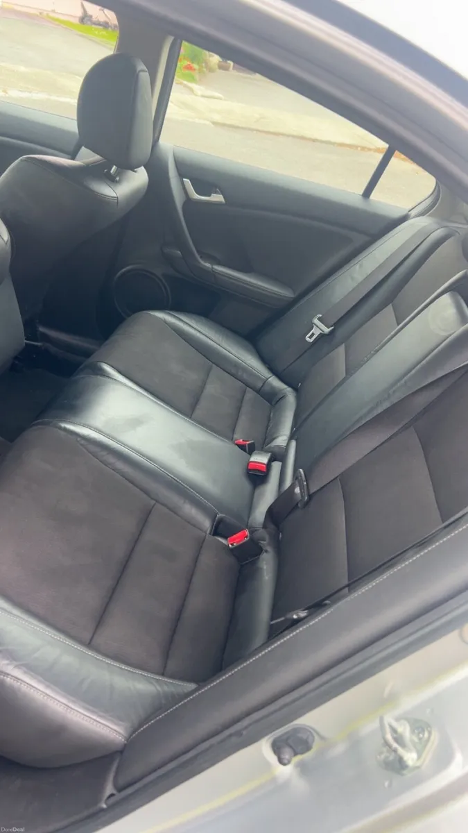 Honda Accord 2011 - Image 3