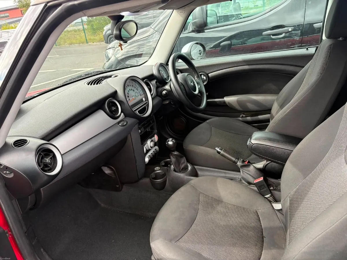 Mini Cooper 2010 - Image 6