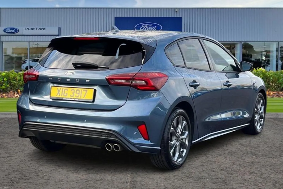 Ford Focus 1.0T EcoBoost ST-Line Hatchback 5dr Pet - Image 4
