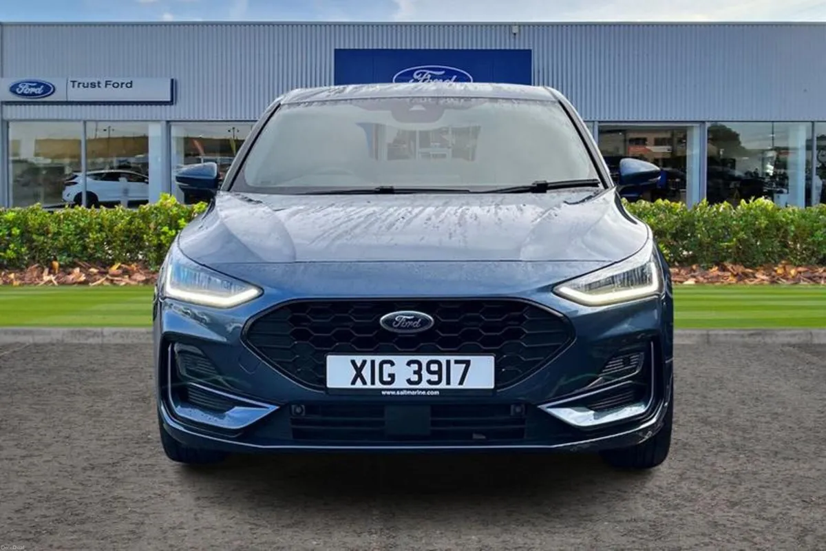 Ford Focus 1.0T EcoBoost ST-Line Hatchback 5dr Pet - Image 6
