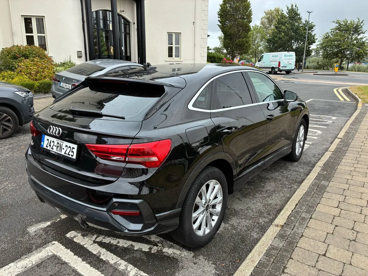 Audi Q3 - Image 2