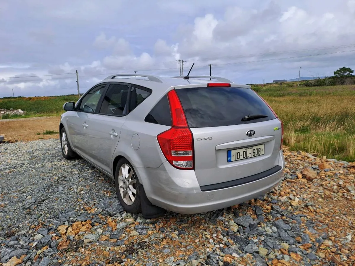 Kia Ceed estate - Image 3