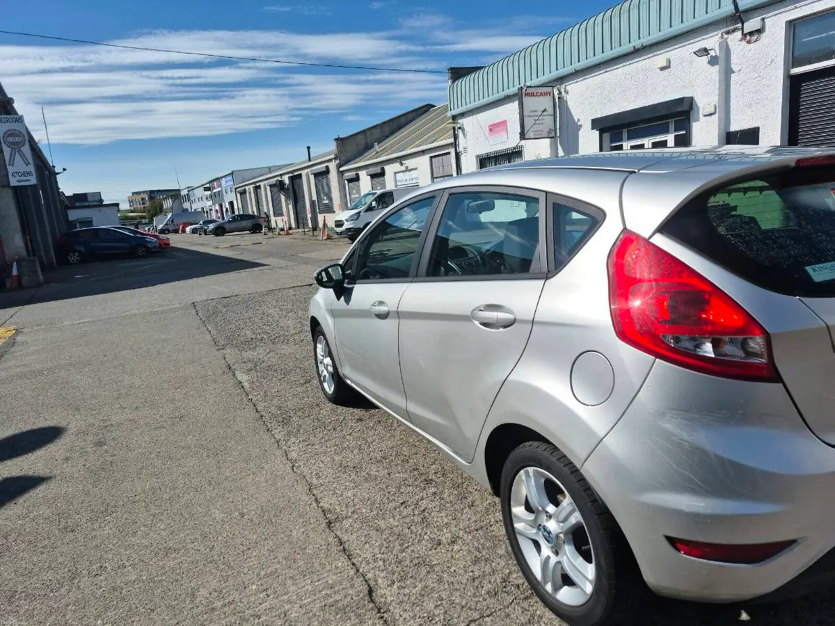 Ford fiesta - Image 4