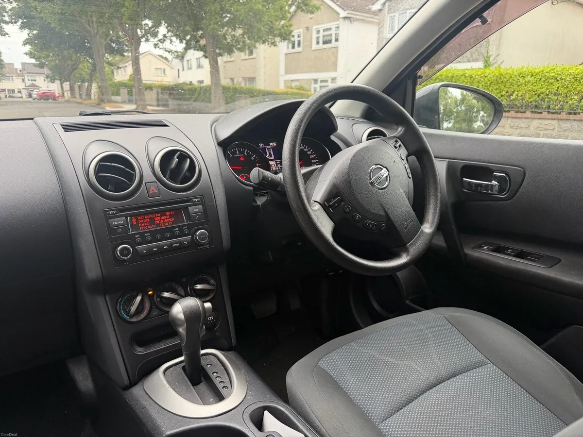 Automatic Nissan Qaskai 2014 very low mileage 98km - Image 6