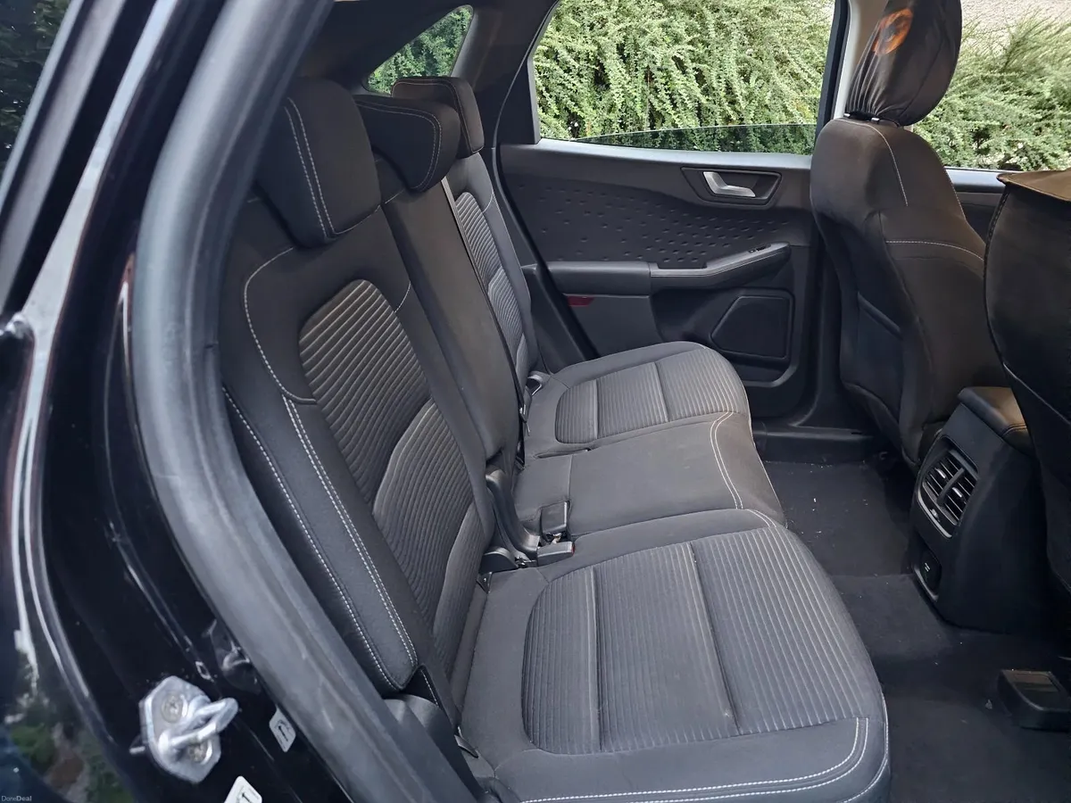 Ford Kuga 2.5 Duratec 225PS PHEV Titanium - Image 6
