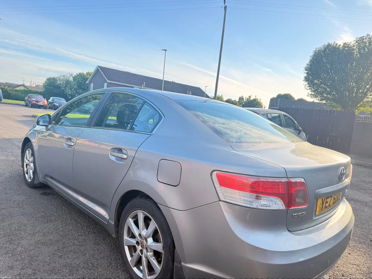 Toyota Avensis 2009 - Image 3