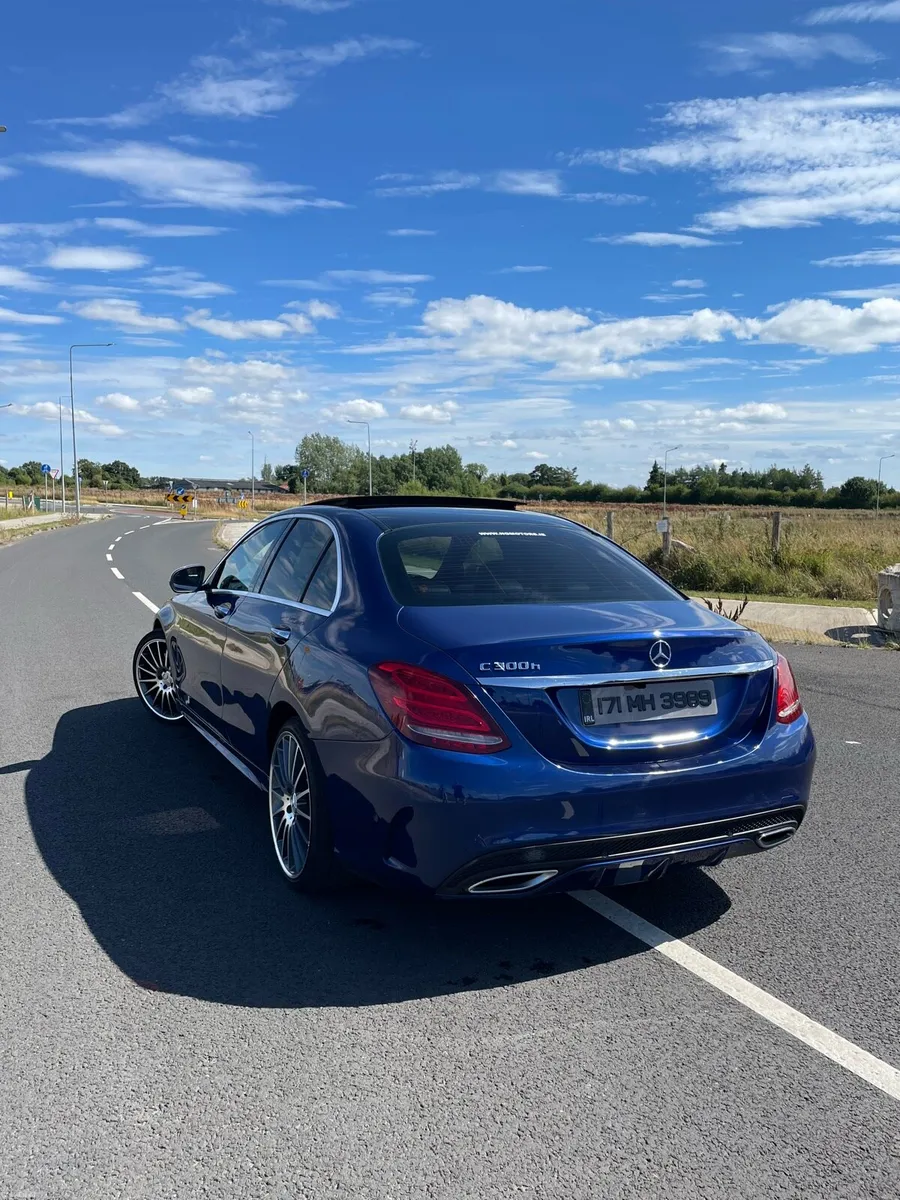 Mercedes C300h AMG Line Premium-240BHP-88,000 KM - Image 3