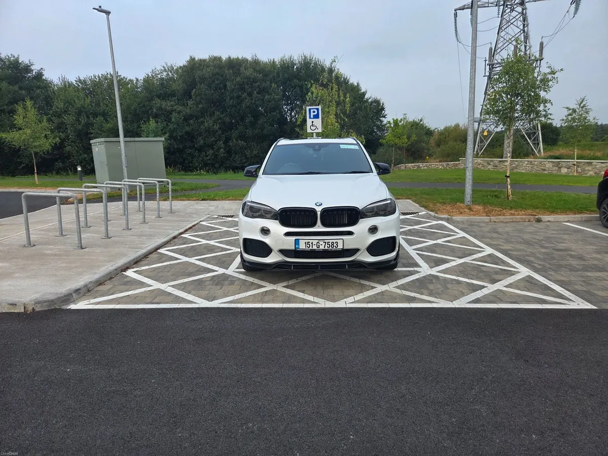 BMW X5 2015 - Image 2