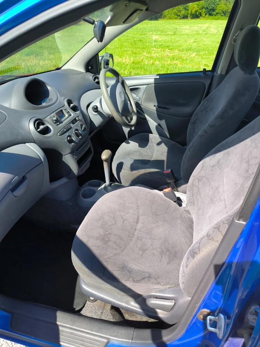 Toyota Yaris 2002 - Image 4