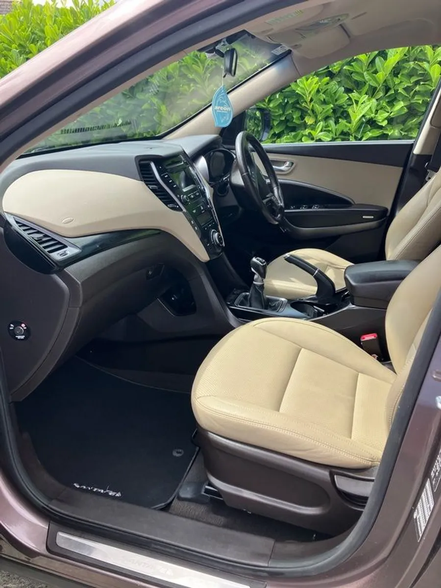 2014 Hyundai Santa Fe - Image 3