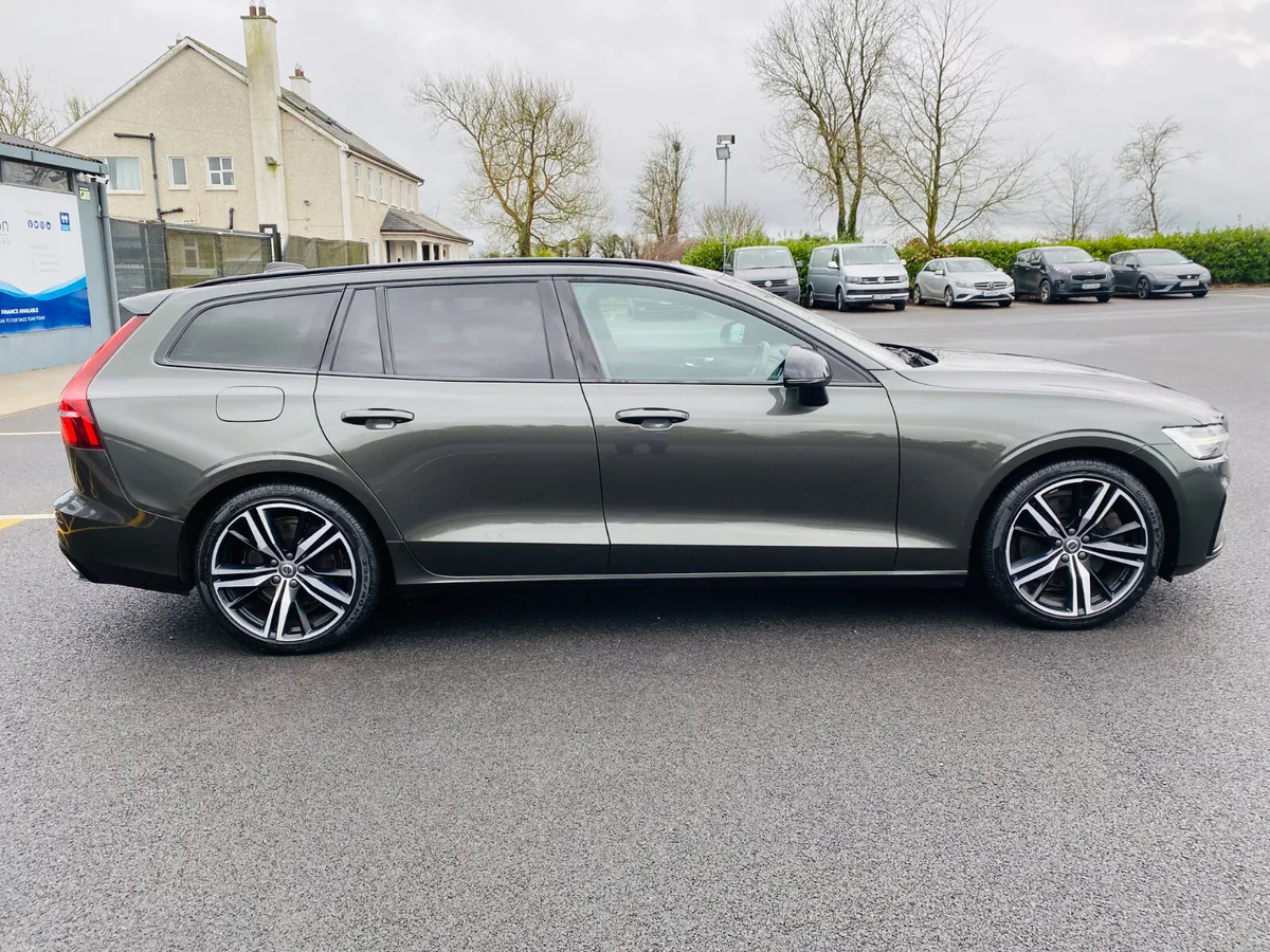 VOLVO V60 R-DESIGN AWD ESTATE T6 HYBRID 2022 (221) - Image 4