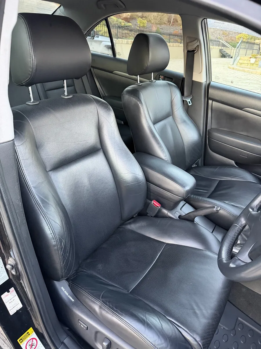 Toyota Avensis - Image 6