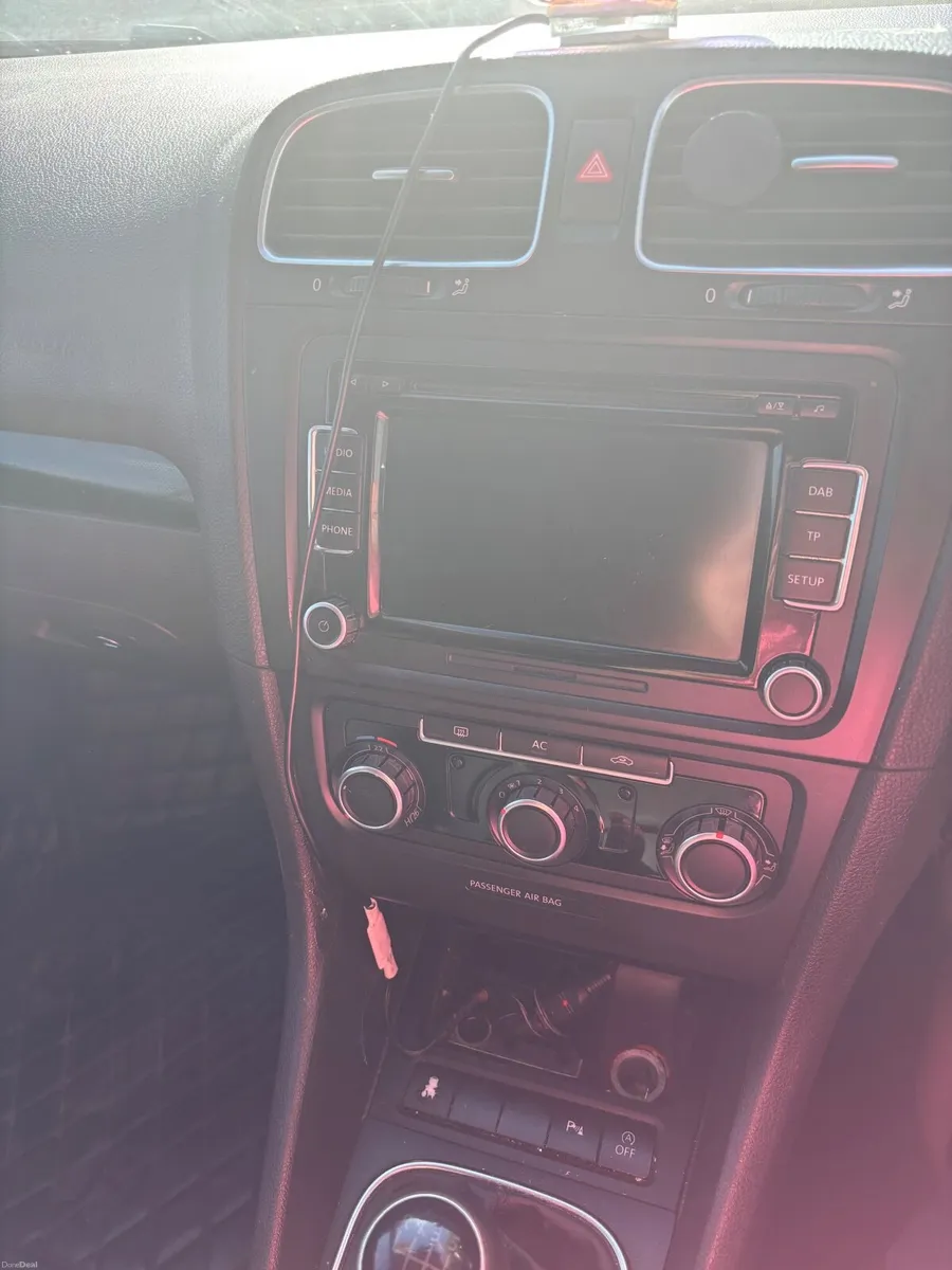 Volkswagen Golf 2010 - Image 3