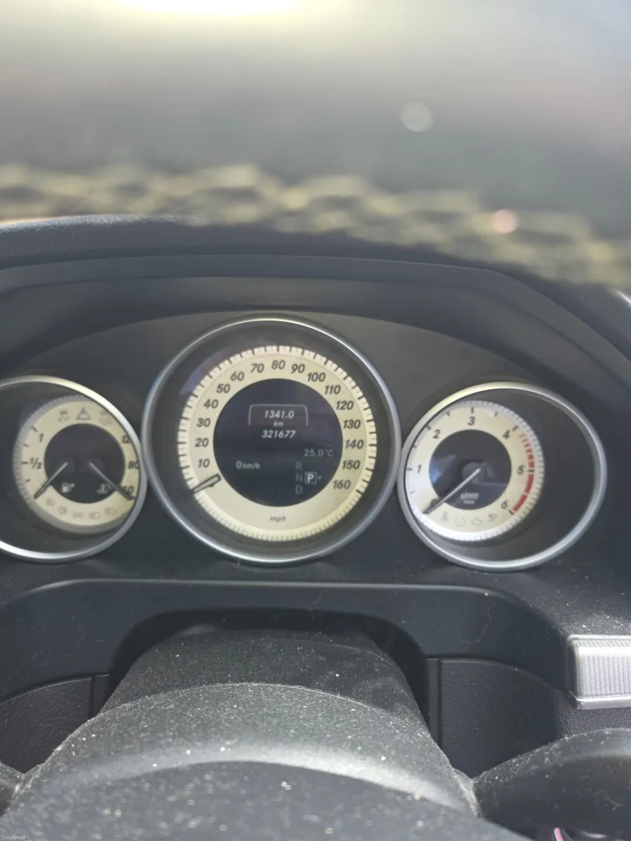 Mercedes-Benz E-Class 2016 - Image 3