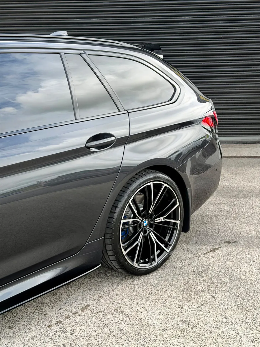 2021 BMW 520D MSPORT PRO MEGA SPEC MPERFORMANCE - Image 4