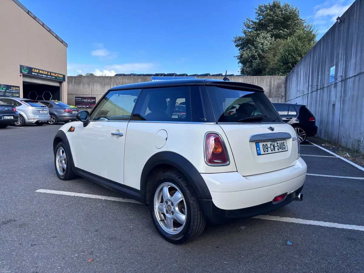 Mini Cooper - Image 2