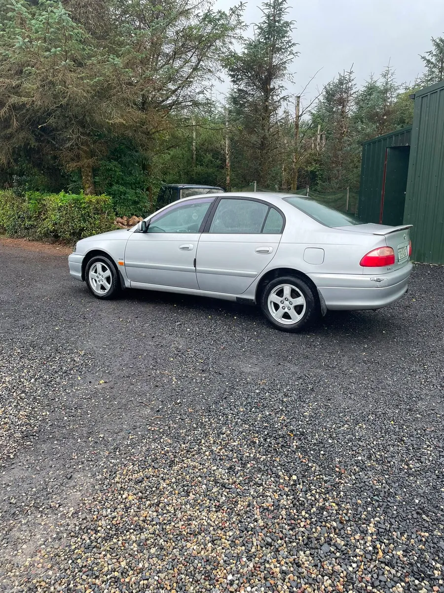 Toyota avenisis - Image 3