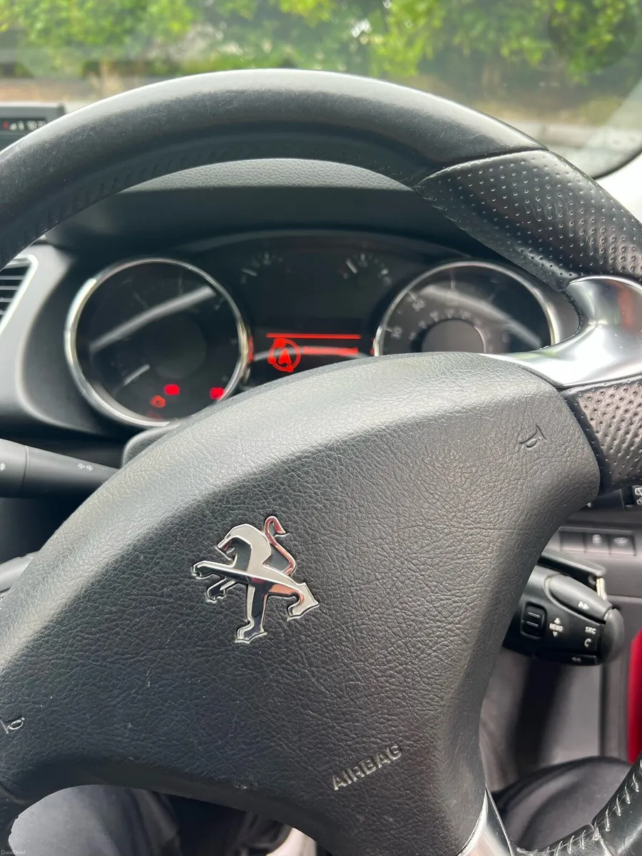 Car - Image 5