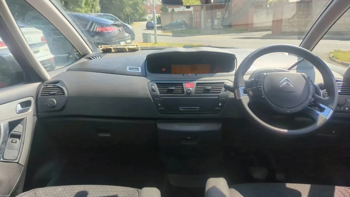 Car - Image 6