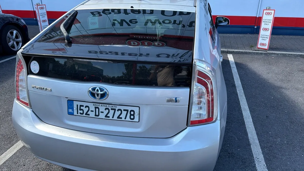 Toyota Prius - Image 4