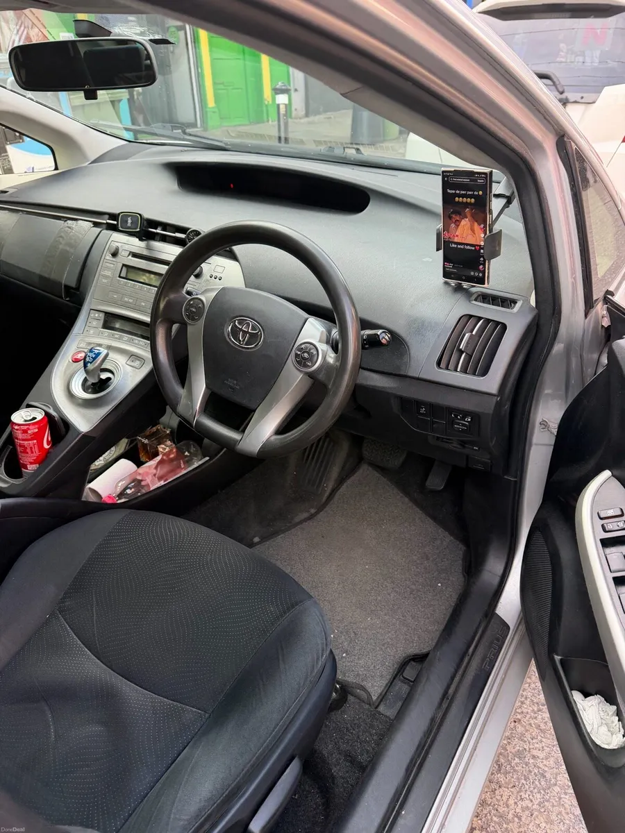 Toyota Prius - Image 6