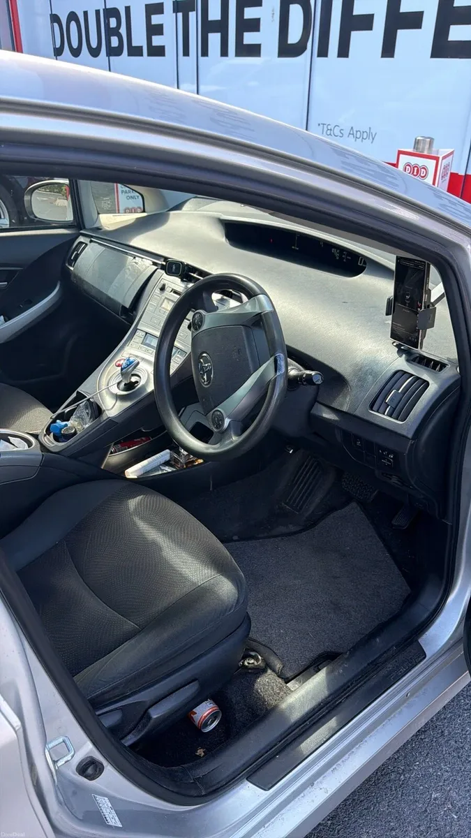Toyota Prius - Image 2
