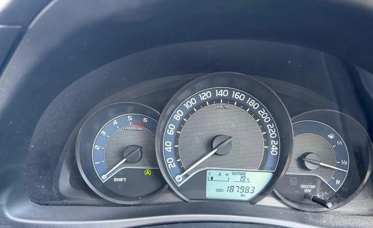 Toyota Auris 2014 - Image 3