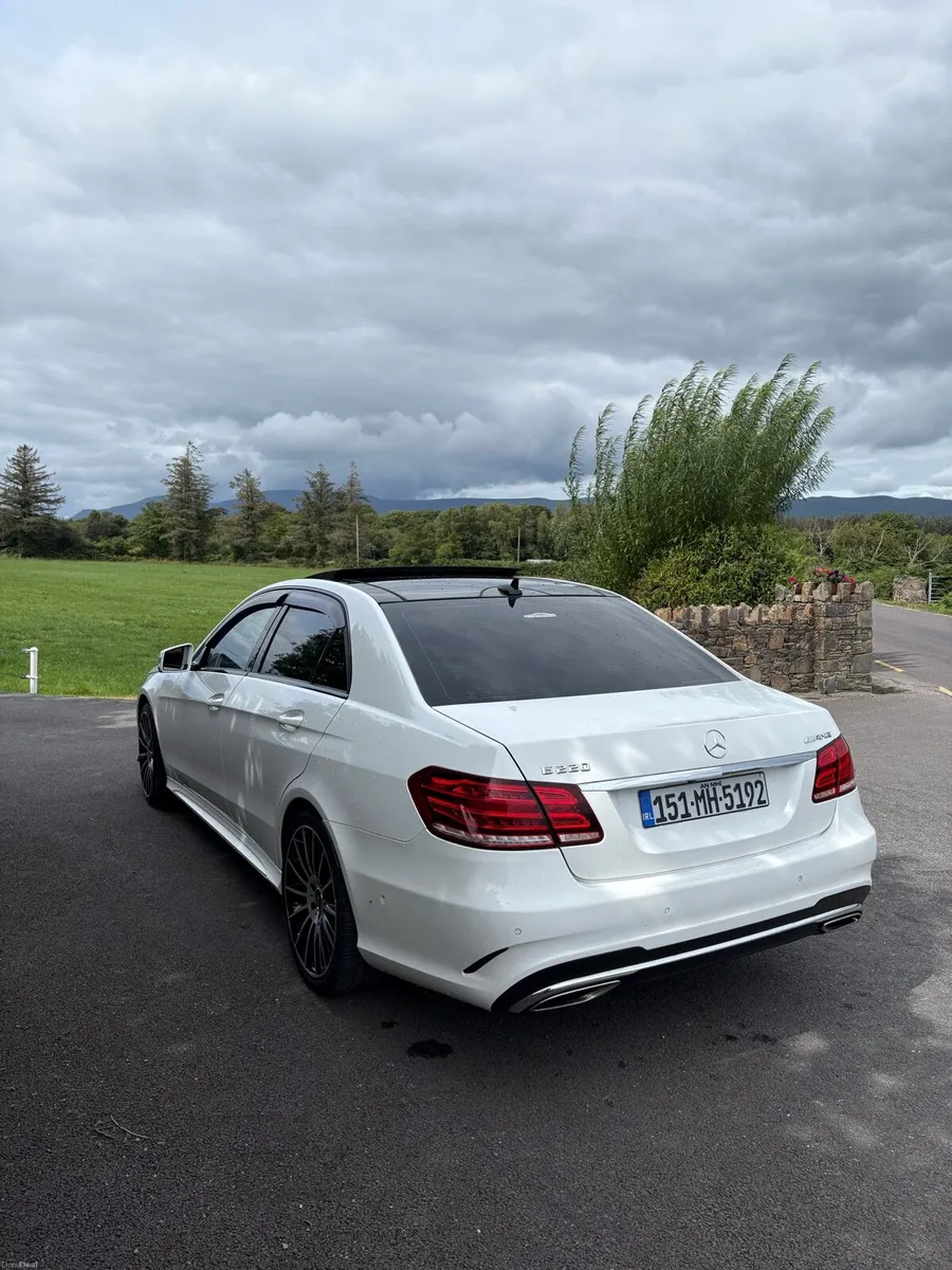Mercedes e220 Amg premium - Image 3