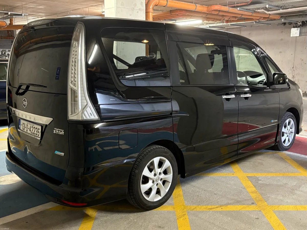 Nissan Serena 2.0 Petrol S-Hybrid, 2013 - Image 4