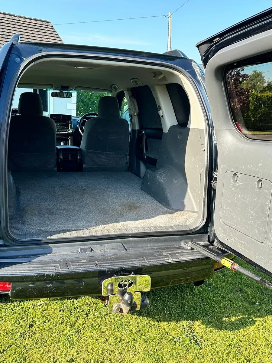 Toyota Landcruiser 2010 - Image 6