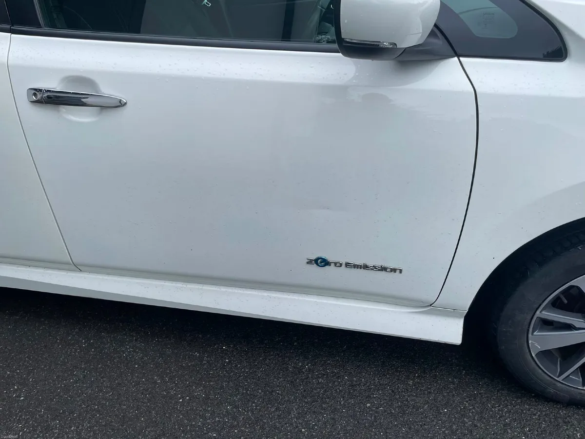Nissan Leaf 2020 SV Acenta FSH - Image 2