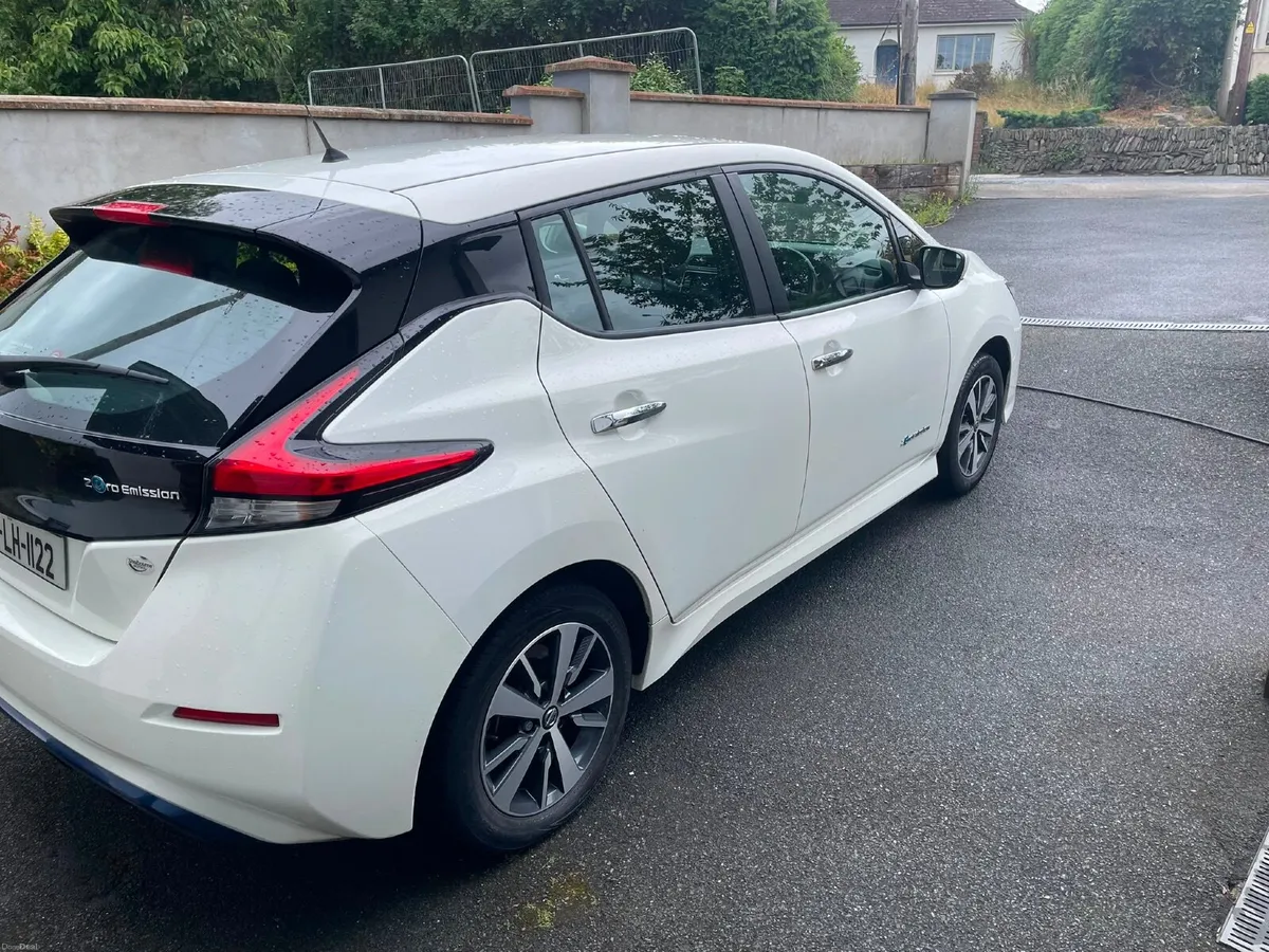 Nissan Leaf 2020 SV Acenta FSH - Image 3